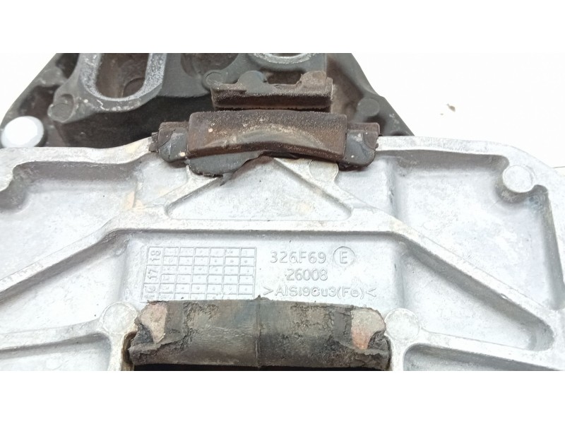 Recambio de soporte motor izquierdo superior para mercedes-benz clase a (w177) a 180 d (177.003) referencia OEM IAM A2472403200 