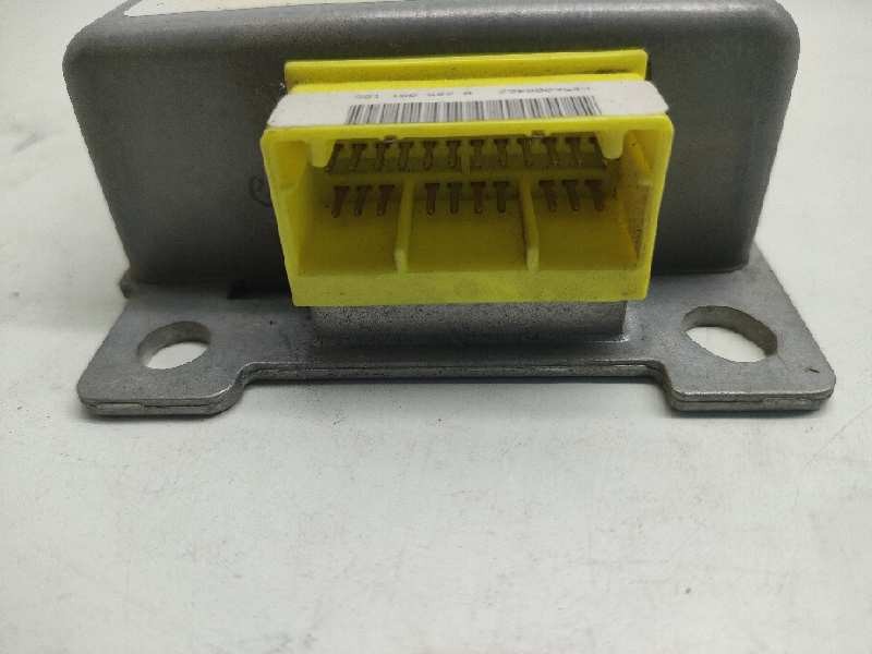 Recambio de centralita airbag para nissan terrano/terrano.ii (r20) referencia OEM IAM 0285001186 285568F200 