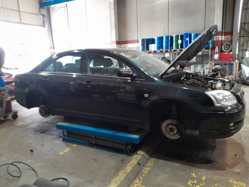 toyota avensis (_t25_) del año 2006