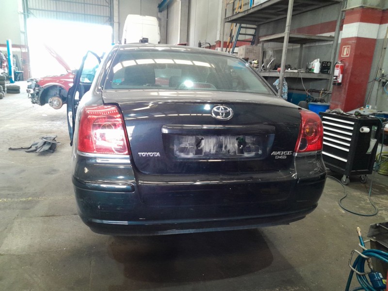 toyota avensis (_t25_) del año 2006