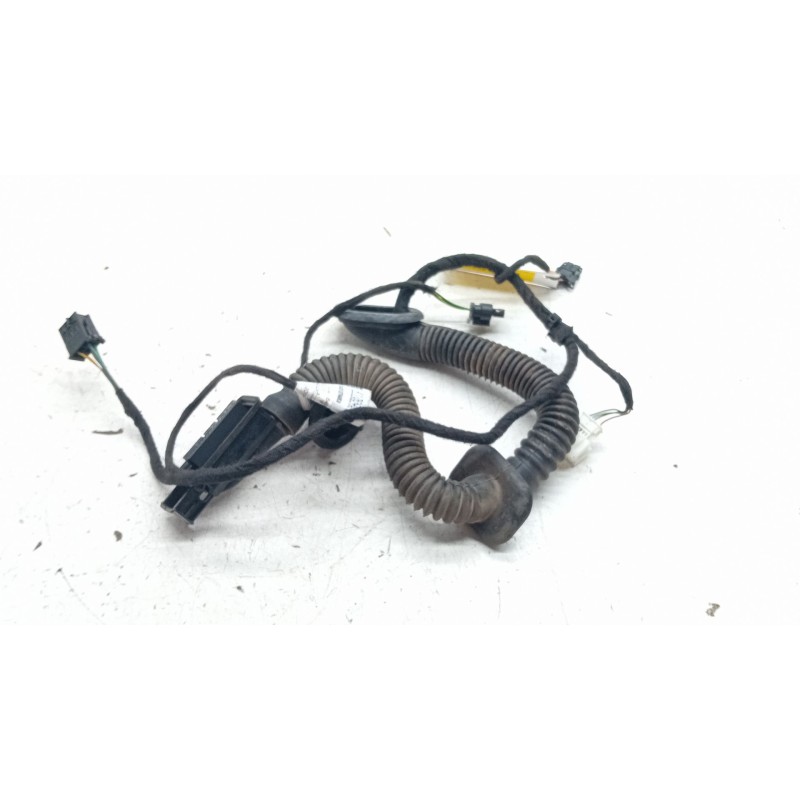 Recambio de instalacion puerta trasera izquierda para mercedes-benz clase a (w176) a 200 cdi / d (176.008) referencia OEM IAM A1