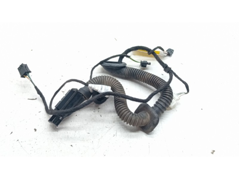 Recambio de instalacion puerta trasera izquierda para mercedes-benz clase a (w176) a 200 cdi / d (176.008) referencia OEM IAM A1