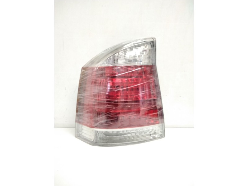 Recambio de piloto trasero izquierdo para opel vectra c berlina referencia OEM IAM 13131001  