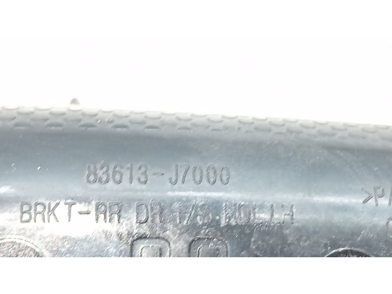 Recambio de maneta interior trasera izquierda para kia proceed combi van (cd) 1.4 t-gdi referencia OEM IAM 83613J7000  