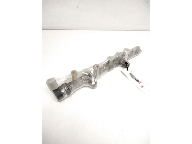 Recambio de rampa inyectora para jaguar xe referencia OEM IAM 0445214332 G4D39D280AA 