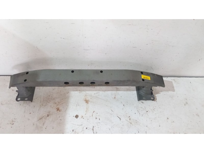 Recambio de refuerzo paragolpes delantero para toyota avensis (_t25_) 2.2 d-4d (adt251_) referencia OEM IAM   