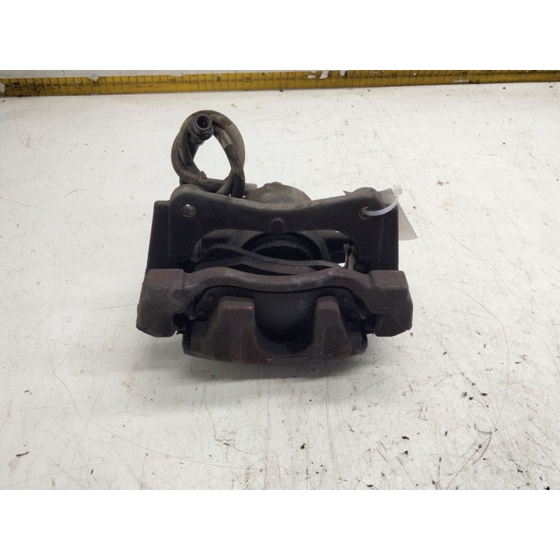 Recambio de pinza freno delantera izquierda para toyota avensis (_t25_) 2.2 d-4d (adt251_) referencia OEM IAM 2723382  