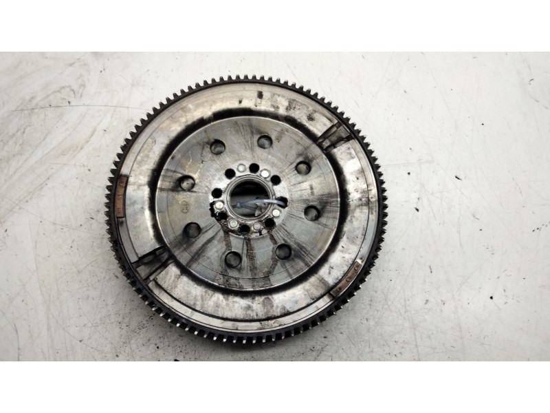 Recambio de volante motor para toyota avensis (_t25_) 2.2 d-4d (adt251_) referencia OEM IAM   