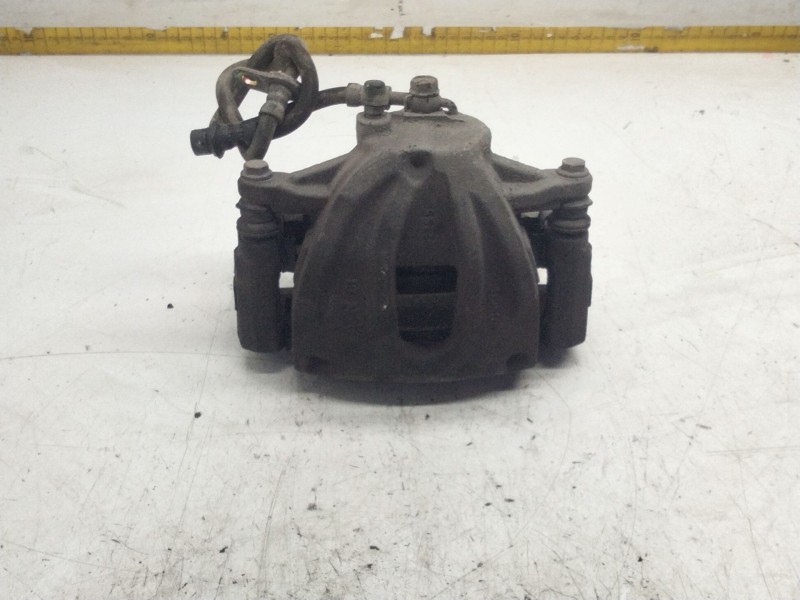 Recambio de pinza freno delantera derecha para toyota avensis (_t25_) 2.2 d-4d (adt251_) referencia OEM IAM   