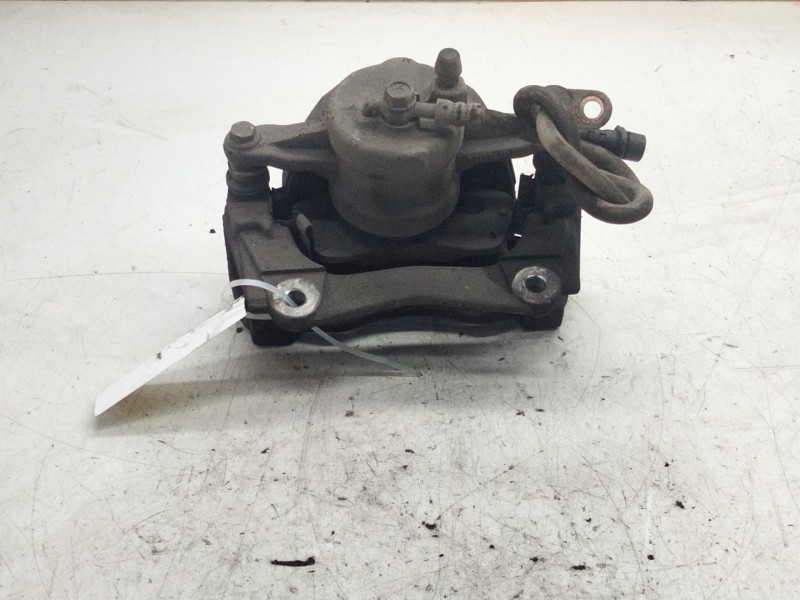 Recambio de pinza freno delantera derecha para toyota avensis (_t25_) 2.2 d-4d (adt251_) referencia OEM IAM   