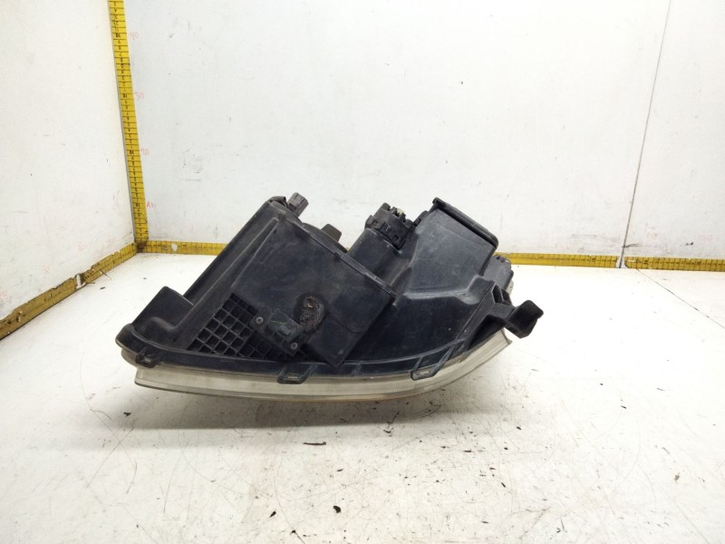 Recambio de faro izquierdo para toyota avensis (_t25_) 2.2 d-4d (adt251_) referencia OEM IAM M60GF20  