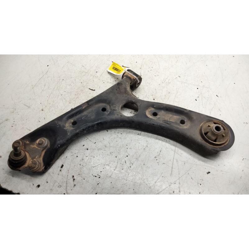 Recambio de brazo suspension inferior delantero izquierdo para kia proceed combi van (cd) 1.4 t-gdi referencia OEM IAM   