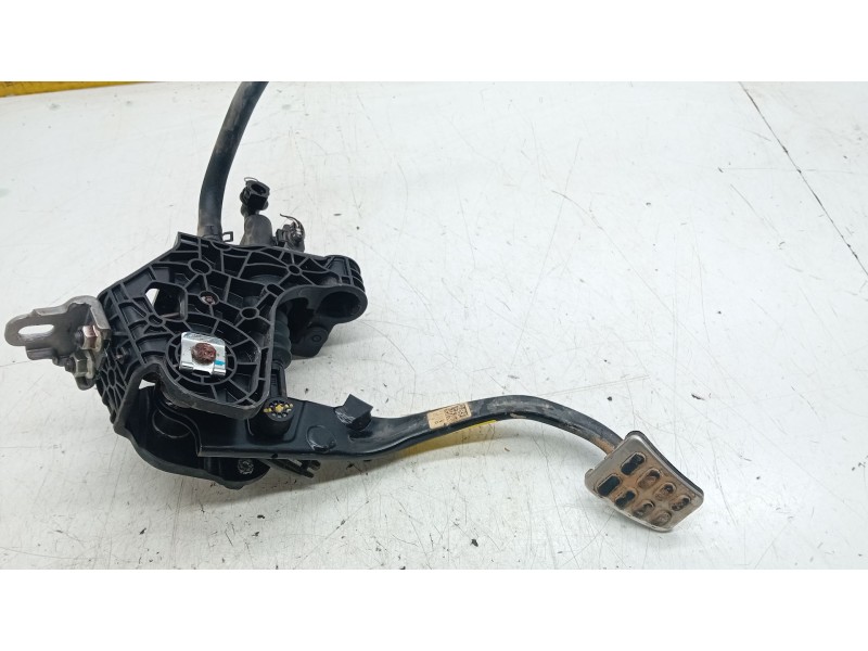 Recambio de pedal embrague para kia proceed combi van (cd) 1.4 t-gdi referencia OEM IAM J7KD0KB  