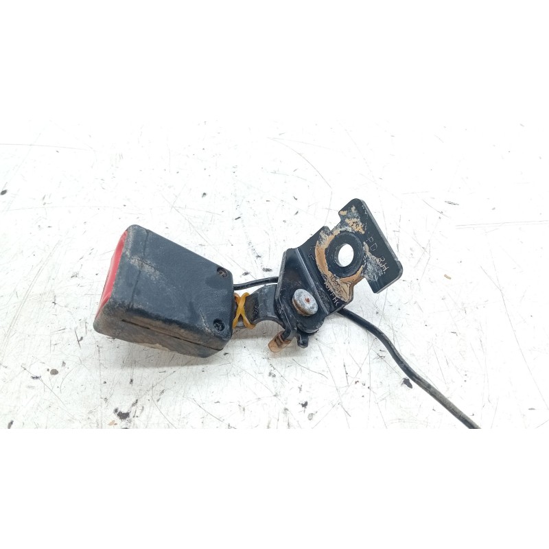 Recambio de enganche cinturon trasero derecho para kia proceed combi van (cd) 1.4 t-gdi referencia OEM IAM   