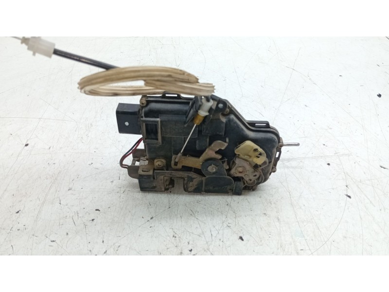 Recambio de cerradura puerta delantera derecha para audi a6 c5 (4b2) 2.5 tdi referencia OEM IAM   