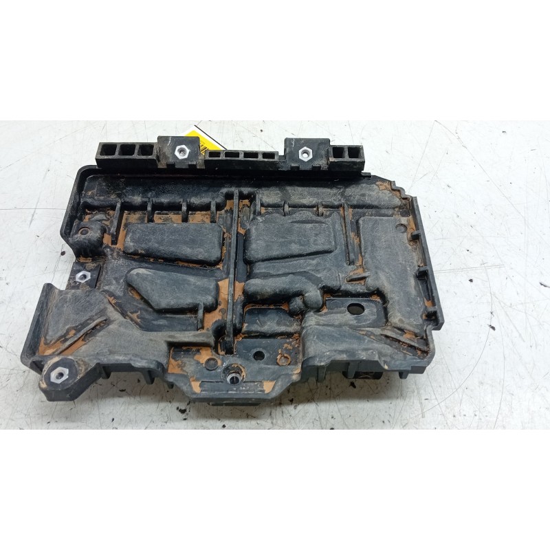 Recambio de soporte bateria para kia proceed combi van (cd) 1.4 t-gdi referencia OEM IAM 37150J700  