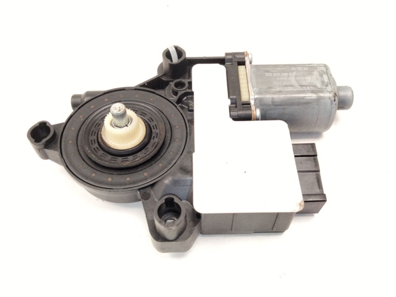 Recambio de motor elevalunas delantero izquierdo para seat arona style edition referencia OEM IAM 2Q1959881  