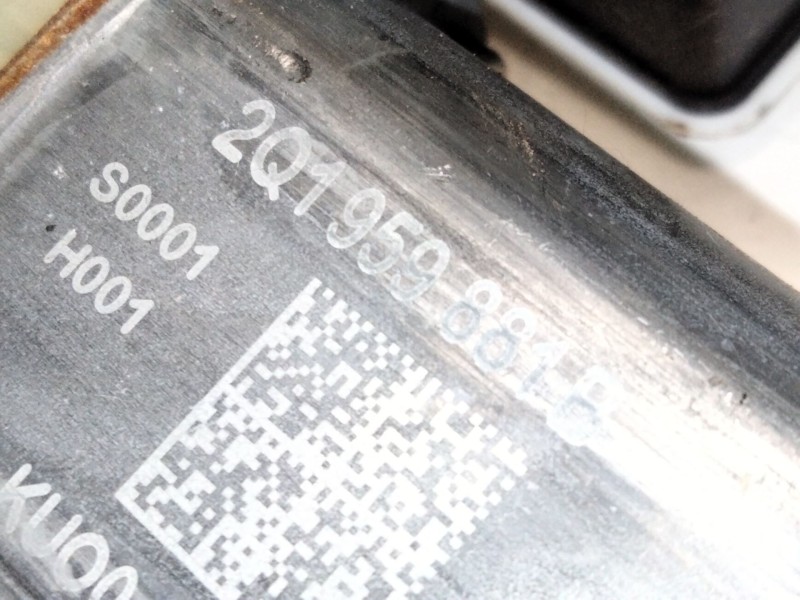 Recambio de motor elevalunas delantero izquierdo para seat arona style edition referencia OEM IAM 2Q1959881  