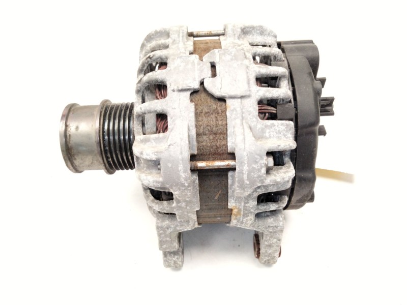Recambio de alternador para seat arona style edition referencia OEM IAM 04E903015  