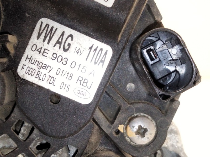 Recambio de alternador para seat arona style edition referencia OEM IAM 04E903015  
