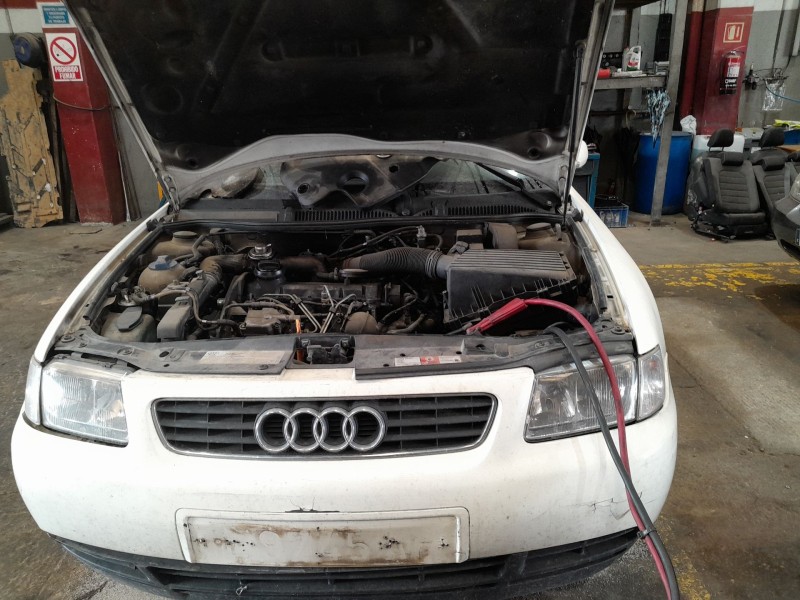 audi a3 (8l1) del año 2000