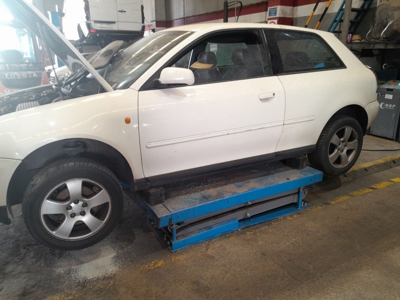 audi a3 (8l1) del año 2000