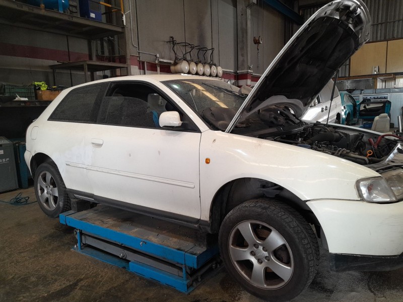 audi a3 (8l1) del año 2000