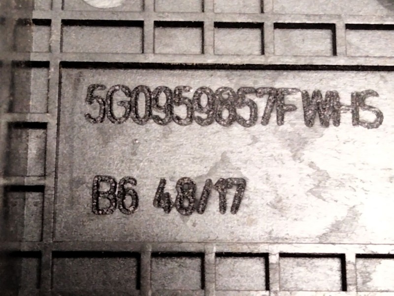 Recambio de mando elevalunas delantero izquierdo para seat arona style edition referencia OEM IAM   