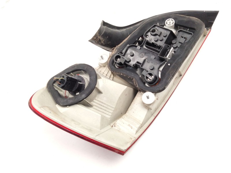 Recambio de piloto trasero derecho para bmw serie 1 coupe (e82) referencia OEM IAM 6924520  