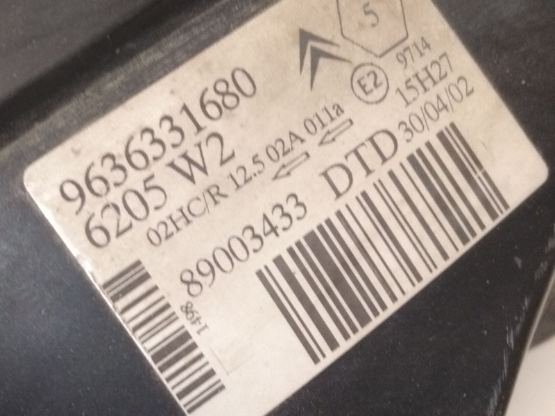 Recambio de faro derecho para citroën saxo (s0, s1) 1.4 vts referencia OEM IAM 9636331680  