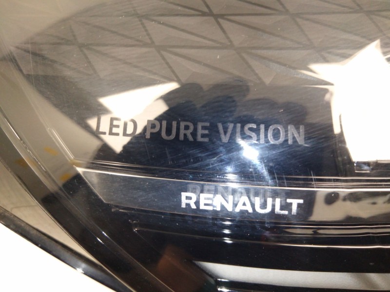 Recambio de faro derecho para renault clio v (b7_) 1.5 blue dci 100 (b7ad) referencia OEM IAM 260104922R  