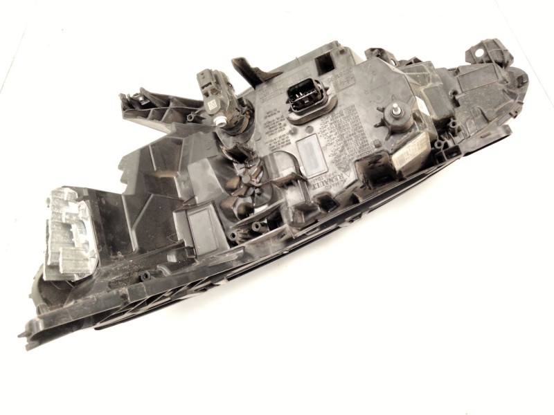 Recambio de faro derecho para renault clio v (b7_) 1.5 blue dci 100 (b7ad) referencia OEM IAM 260104922R  