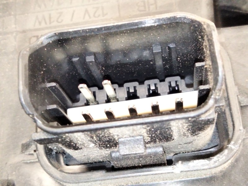 Recambio de faro derecho para renault clio v (b7_) 1.5 blue dci 100 (b7ad) referencia OEM IAM 260104922R  