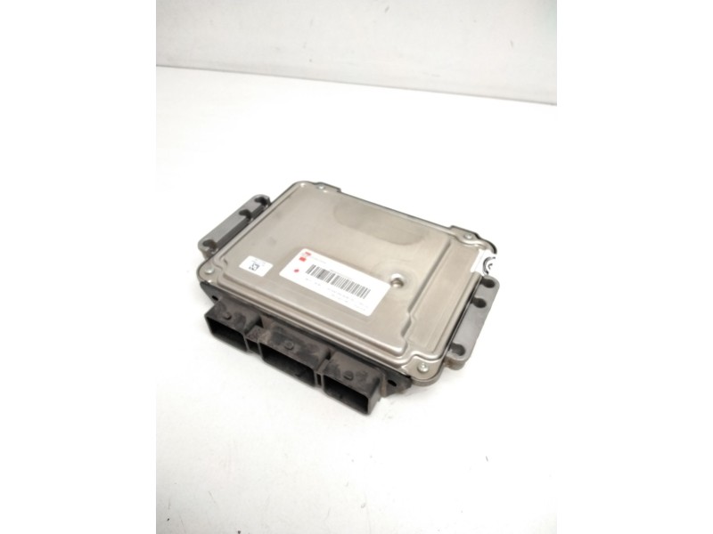 Recambio de centralita motor uce para peugeot 307 berlina (s2) xs referencia OEM IAM 9661773380 35877C41003 311500223