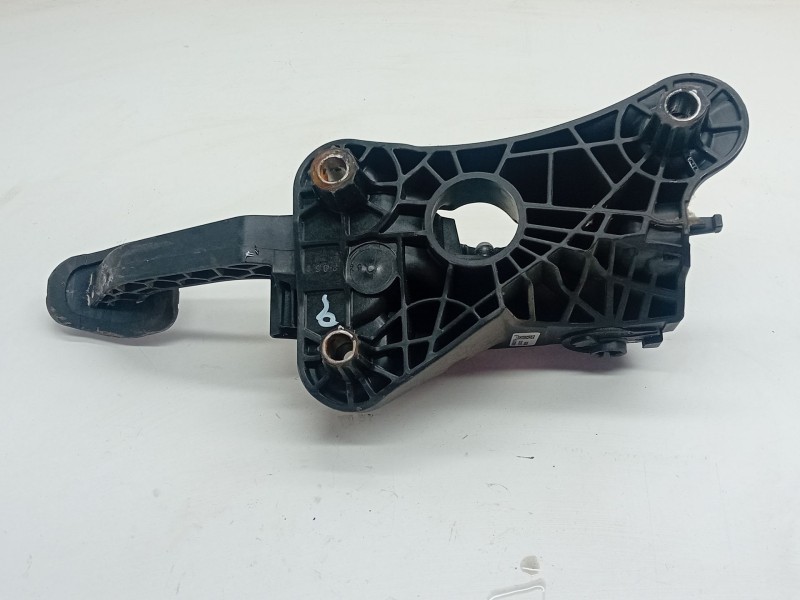 Recambio de pedal embrague para renault clio v (b7_) 1.5 blue dci 100 (b7ad) referencia OEM IAM 465038715R  