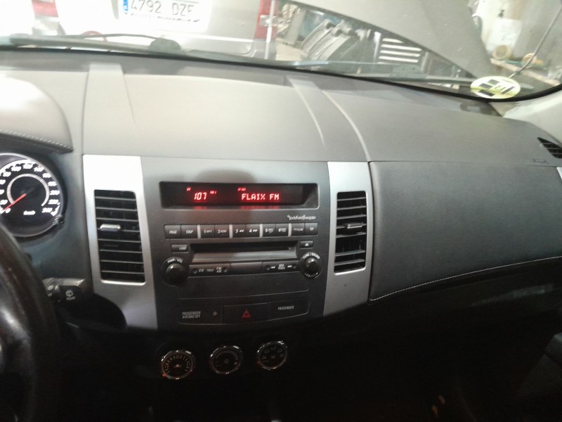 mitsubishi outlander ii (cw_w) del año 2011