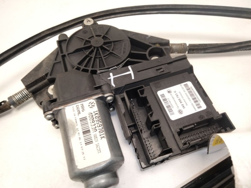 Recambio de elevalunas delantero derecho para volkswagen golf v (1k1) 1.9 tdi referencia OEM IAM   