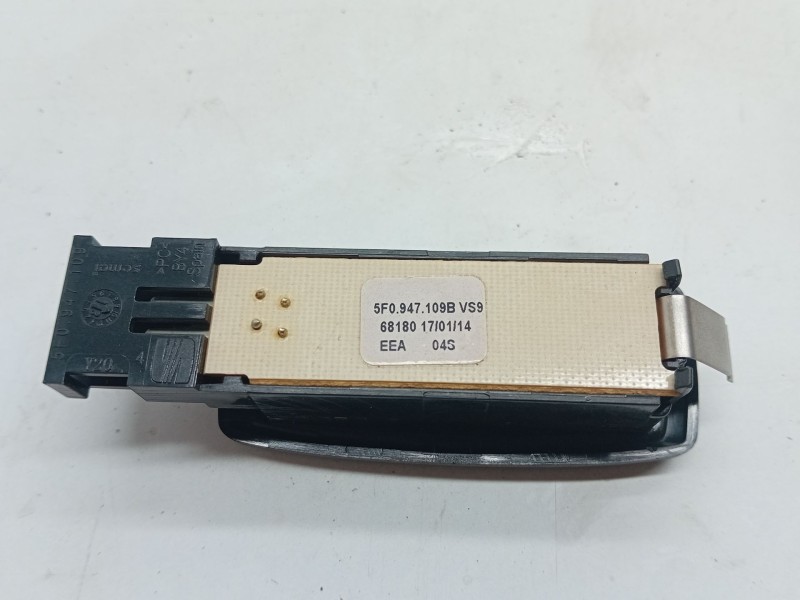 Recambio de luz interior para seat leon (5f1) 2.0 cupra referencia OEM IAM 5F0947109B  