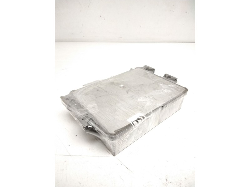 Recambio de centralita motor uce para renault twingo (co6) 1.2 (c066/67/68) referencia OEM IAM H0M7700856784 7700871780 16085104