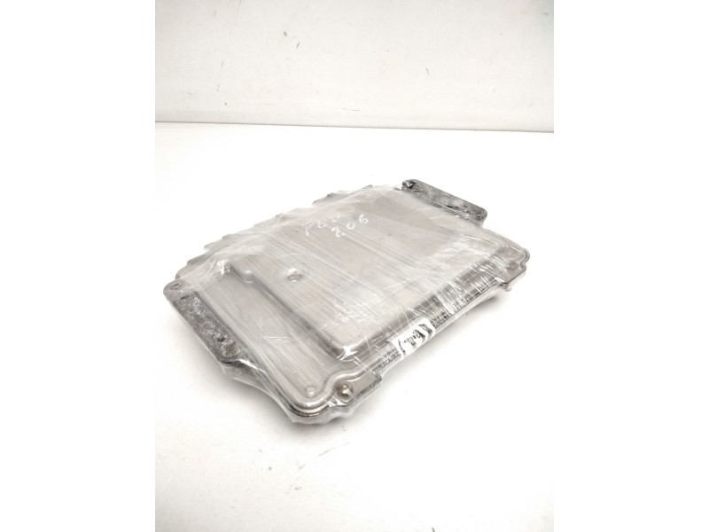Recambio de centralita motor uce para peugeot 206 berlina 1.4 hdi referencia OEM IAM 0281010707 9646559980 9644157380