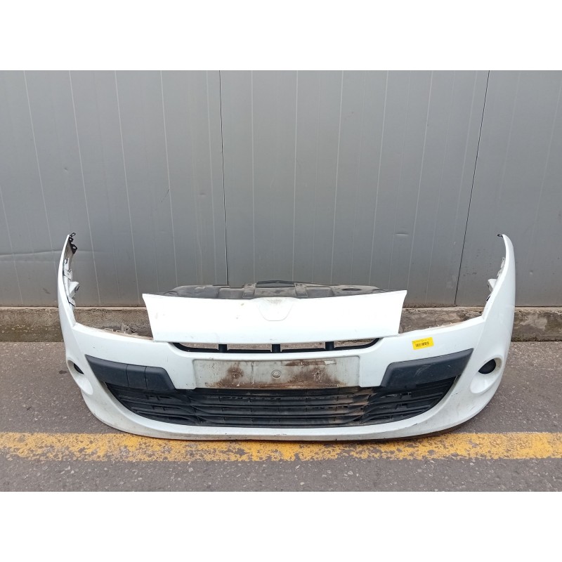 Recambio de paragolpes delantero para renault megane iii fastback (bz0/1_, b3_) 1.5 dci referencia OEM IAM   
