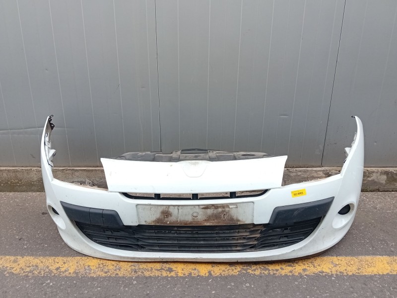 Recambio de paragolpes delantero para renault megane iii fastback (bz0/1_, b3_) 1.5 dci referencia OEM IAM   