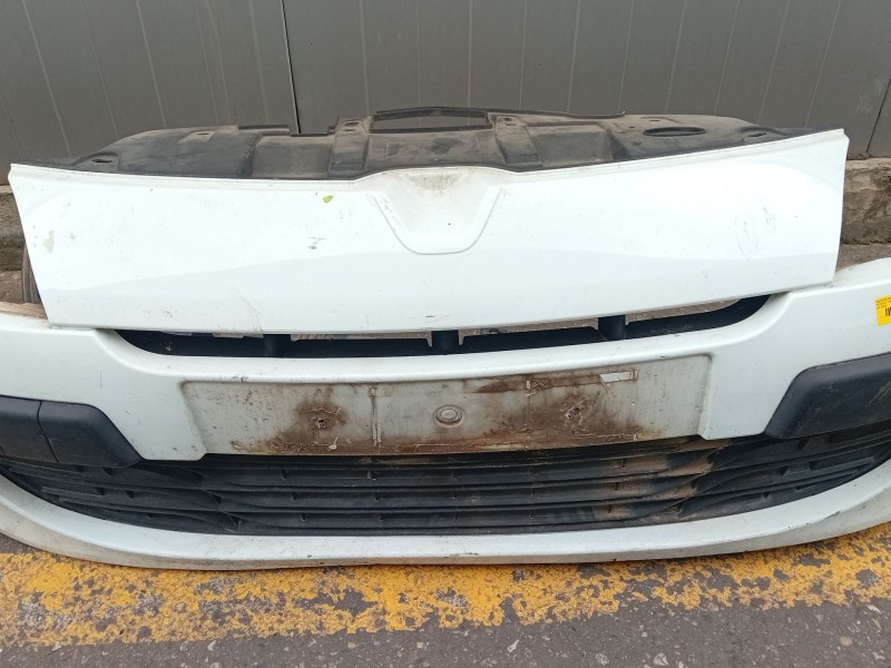 Recambio de paragolpes delantero para renault megane iii fastback (bz0/1_, b3_) 1.5 dci referencia OEM IAM   