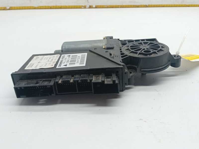 Recambio de motor elevalunas delantero derecho para audi a4 b6 (8e2) 2.5 tdi referencia OEM IAM 8E1959801B  
