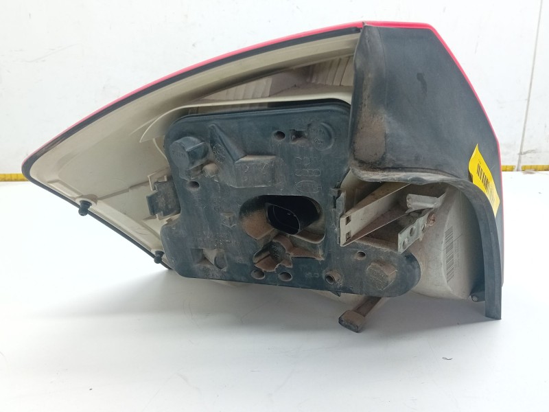 Recambio de piloto trasero derecho para audi a4 b6 (8e2) 1.8 t referencia OEM IAM   