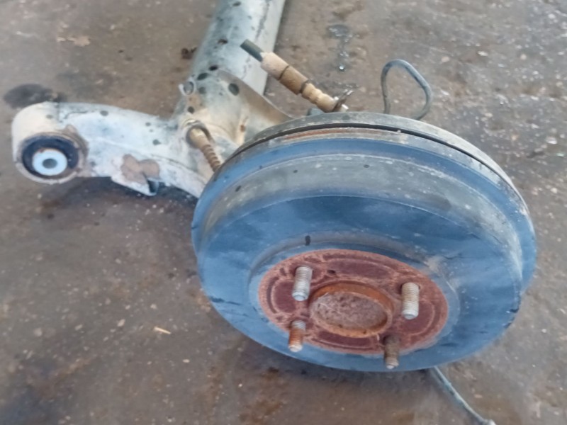 Recambio de puente trasero para ford transit courier referencia OEM IAM   