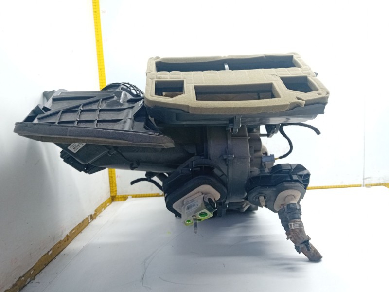 Recambio de calefaccion entera normal para ford transit courier referencia OEM IAM F001012013001  