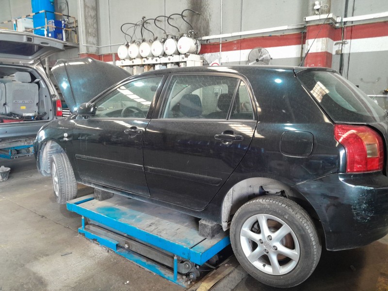 toyota corolla (_e12_) del año 2002