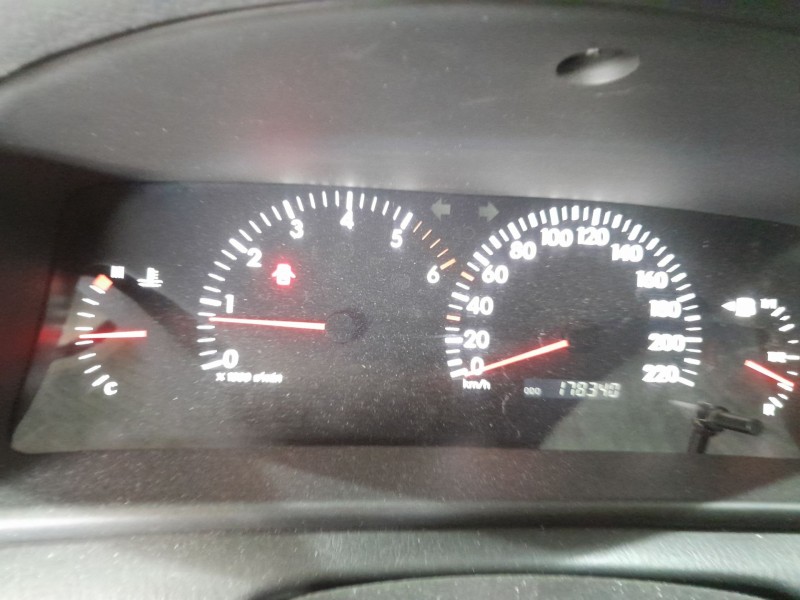 toyota corolla (_e12_) del año 2002