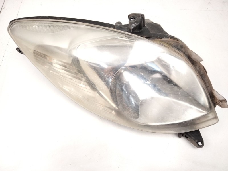 Recambio de faro derecho para toyota yaris (_p9_) 1.4 d-4d (nlp90_) referencia OEM IAM 811500D120  